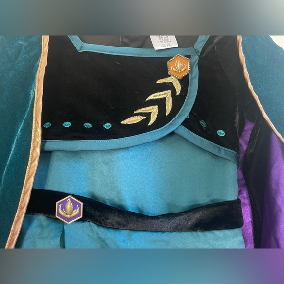 Girl’s Disney Store Frozen 2 Deluxe Queen Anna Gown With Velvet Cape Size 7/8 - Picture 3 of 11